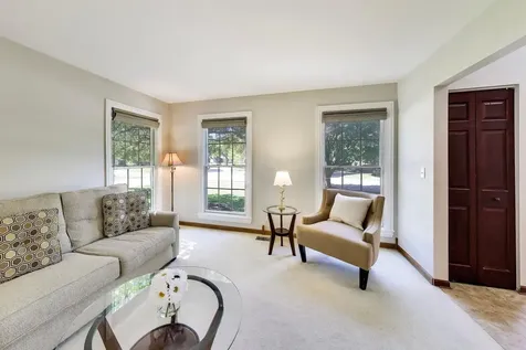 438 West Trail Court Grayslake IL 60030