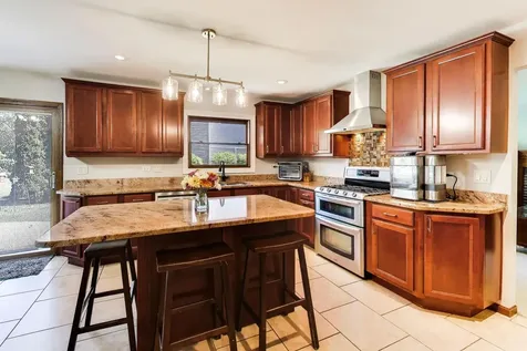 438 West Trail Court Grayslake IL 60030