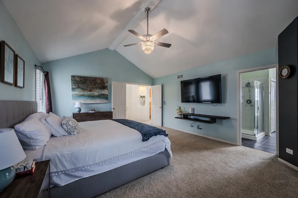 2805 Clara Avenue Aurora IL 60502