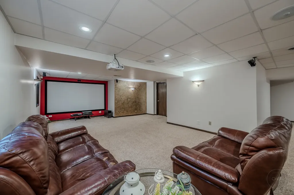 2805 Clara Avenue Aurora IL 60502