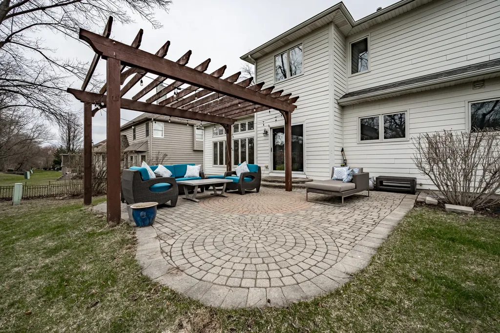 2805 Clara Avenue Aurora IL 60502
