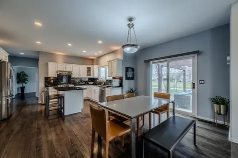2805 Clara Avenue Aurora IL 60502