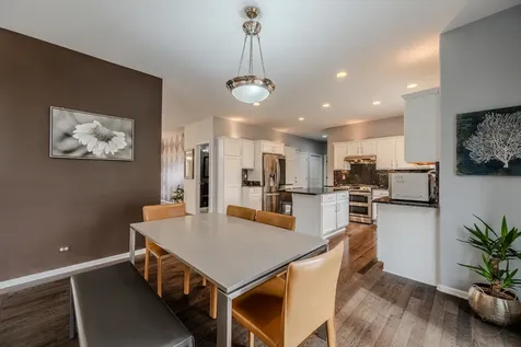 2805 Clara Avenue Aurora IL 60502