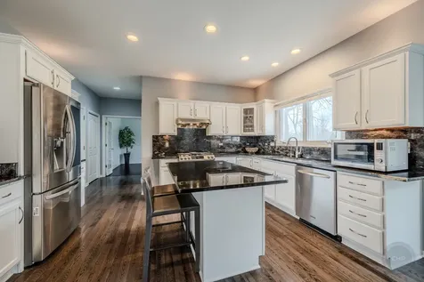 2805 Clara Avenue Aurora IL 60502