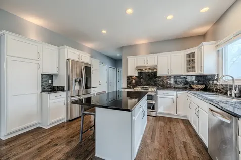 2805 Clara Avenue Aurora IL 60502