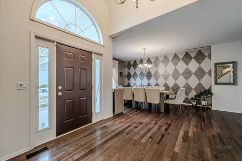 2805 Clara Avenue Aurora IL 60502