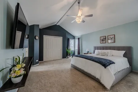 2805 Clara Avenue Aurora IL 60502