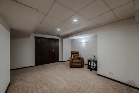 2805 Clara Avenue Aurora IL 60502