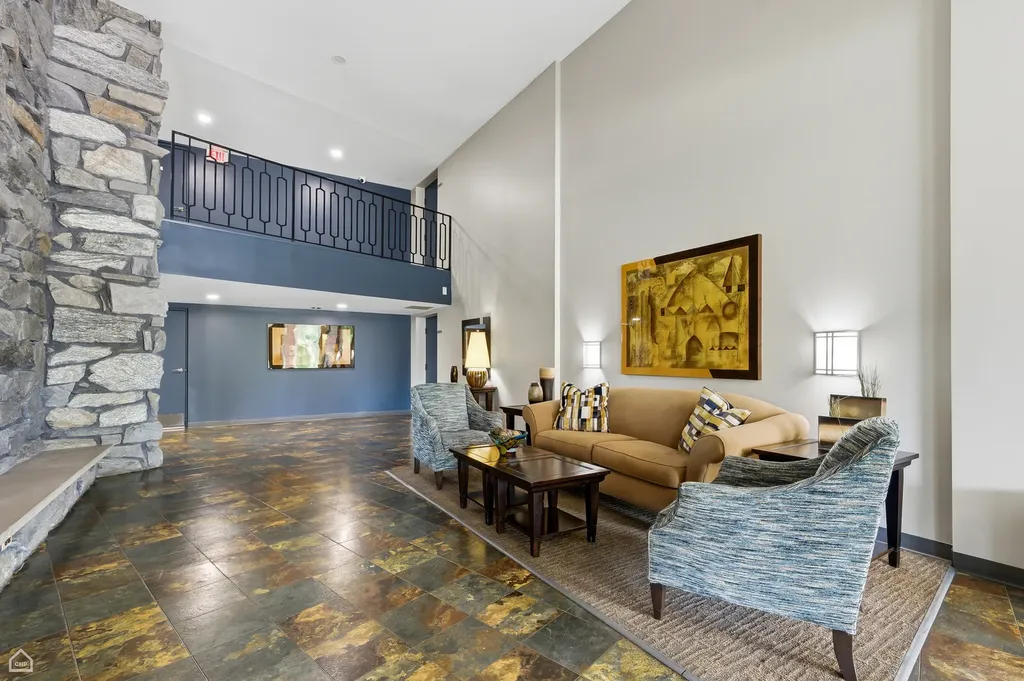1198 Royal Glen Drive Glen Ellyn IL 60137