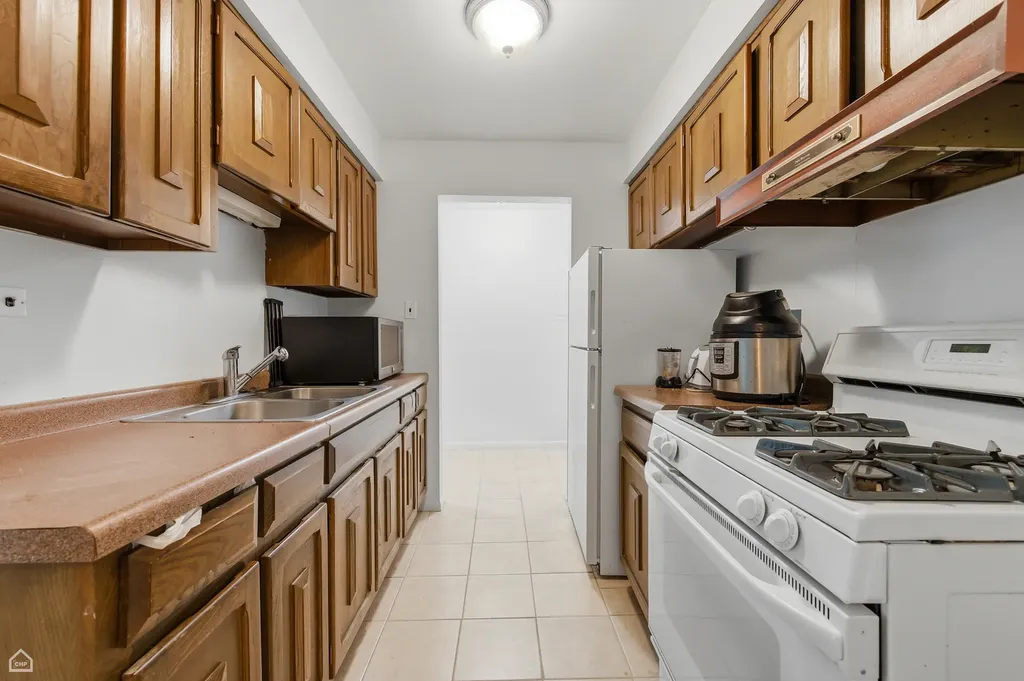 1198 Royal Glen Drive Glen Ellyn IL 60137