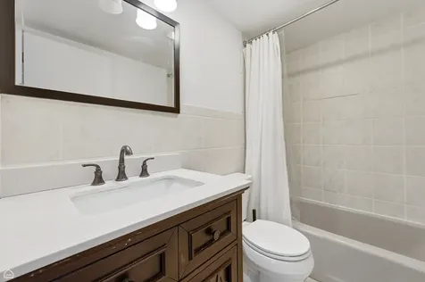 1198 Royal Glen Drive Glen Ellyn IL 60137