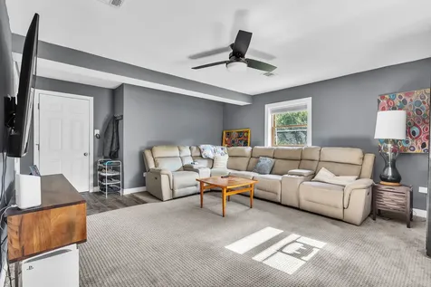 1806 North Park Drive Mount Prospect IL 60056