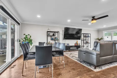1806 North Park Drive Mount Prospect IL 60056