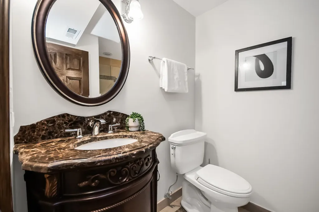 1803 West Thomas Street Chicago IL 60622