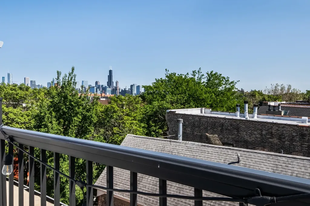 1803 West Thomas Street Chicago IL 60622