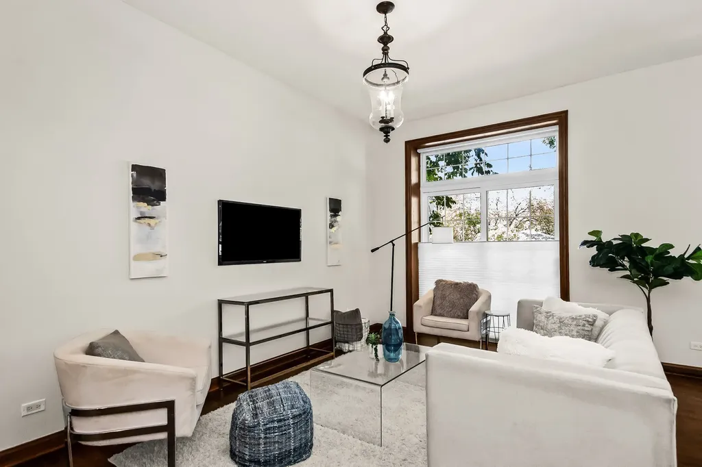 1803 West Thomas Street Chicago IL 60622