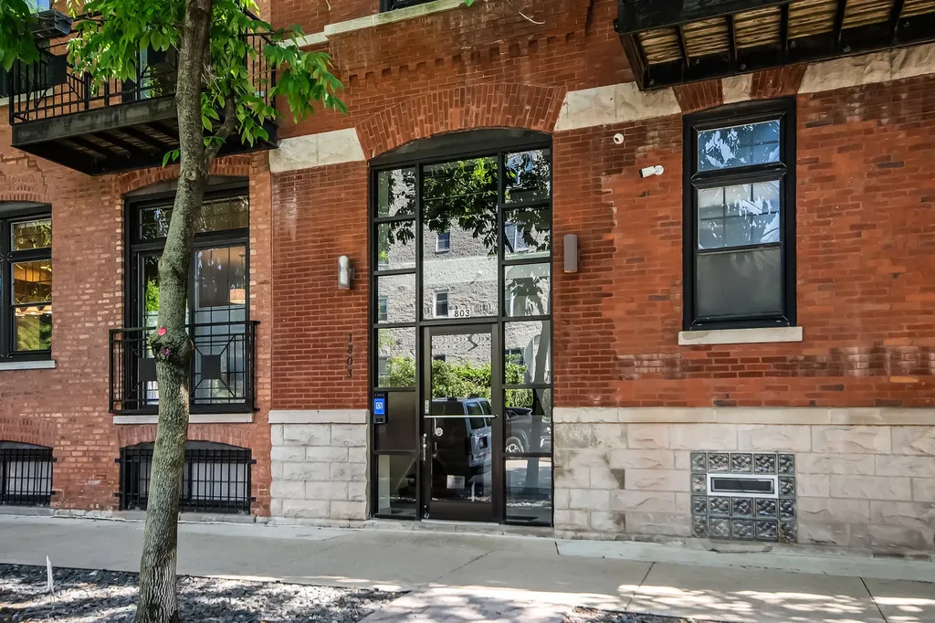 1803 West Thomas Street Chicago IL 60622