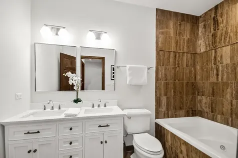 1803 West Thomas Street Chicago IL 60622