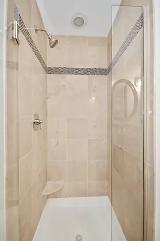 1803 West Thomas Street Chicago IL 60622