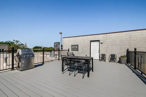 1803 West Thomas Street Chicago IL 60622