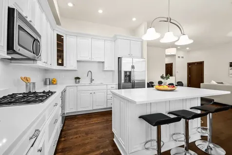 1803 West Thomas Street Chicago IL 60622