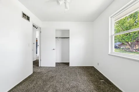 8217 8TH Street W Rock Island IL 61201