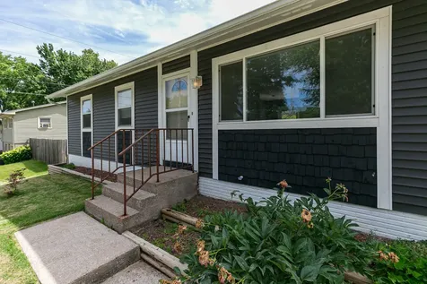8217 8TH Street W Rock Island IL 61201