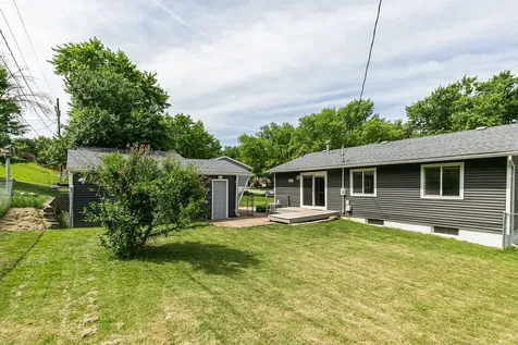 8217 8TH Street W Rock Island IL 61201