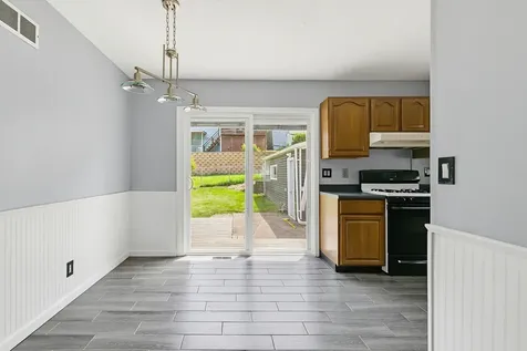 8217 8TH Street W Rock Island IL 61201