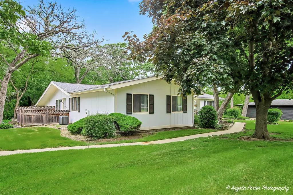 915 Royal Drive Mchenry IL 60050
