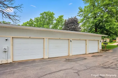 915 Royal Drive Mchenry IL 60050