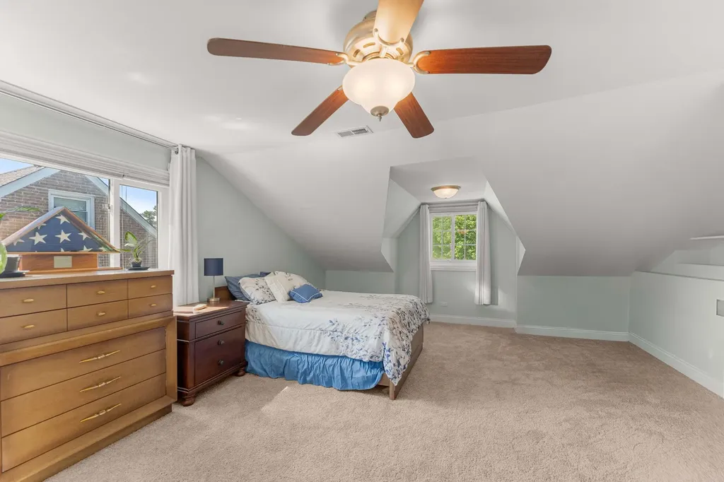 492 West Avery Street Elmhurst IL 60126