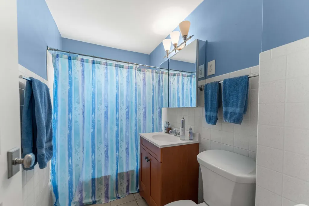 492 West Avery Street Elmhurst IL 60126