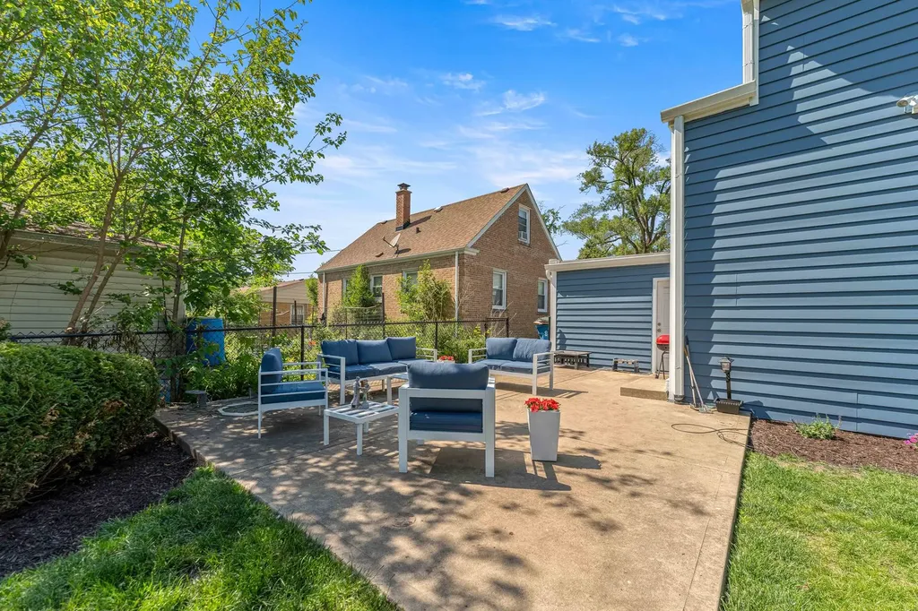 492 West Avery Street Elmhurst IL 60126