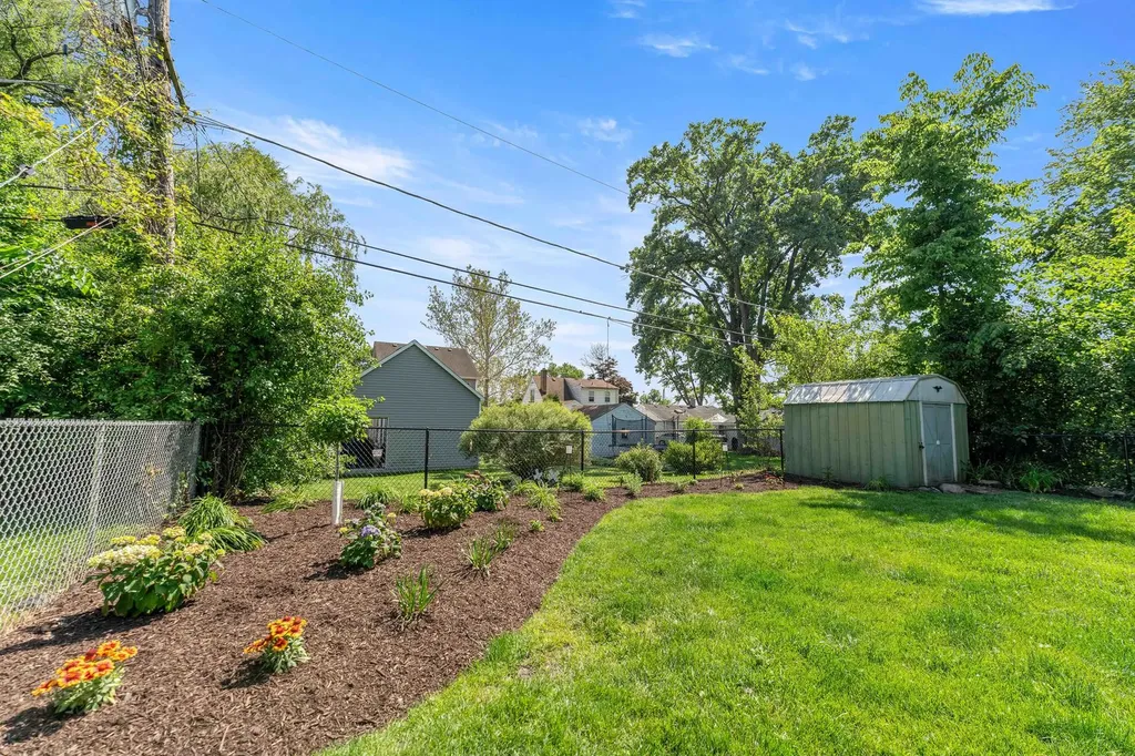 492 West Avery Street Elmhurst IL 60126