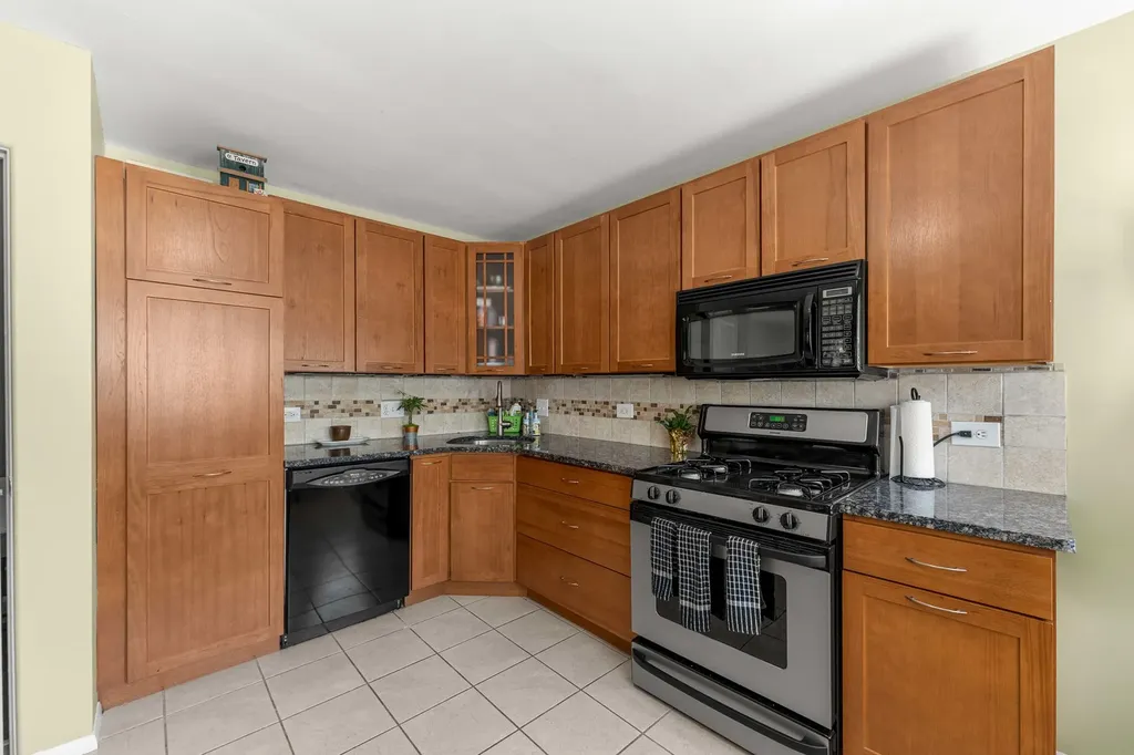 492 West Avery Street Elmhurst IL 60126