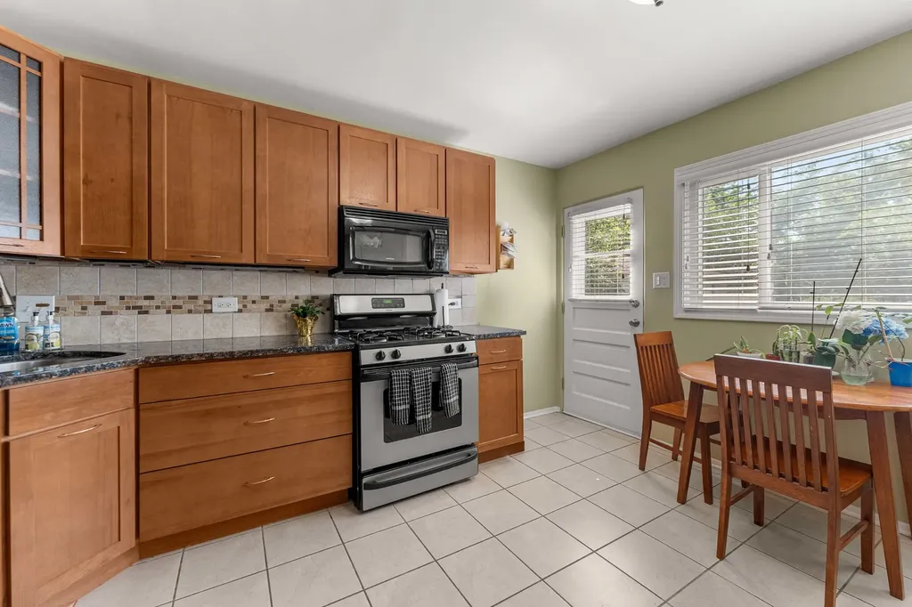 492 West Avery Street Elmhurst IL 60126