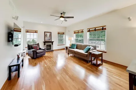 435 Oak Grove Circle Wauconda IL 60084