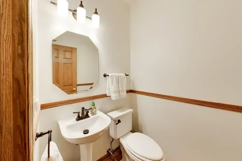 435 Oak Grove Circle Wauconda IL 60084