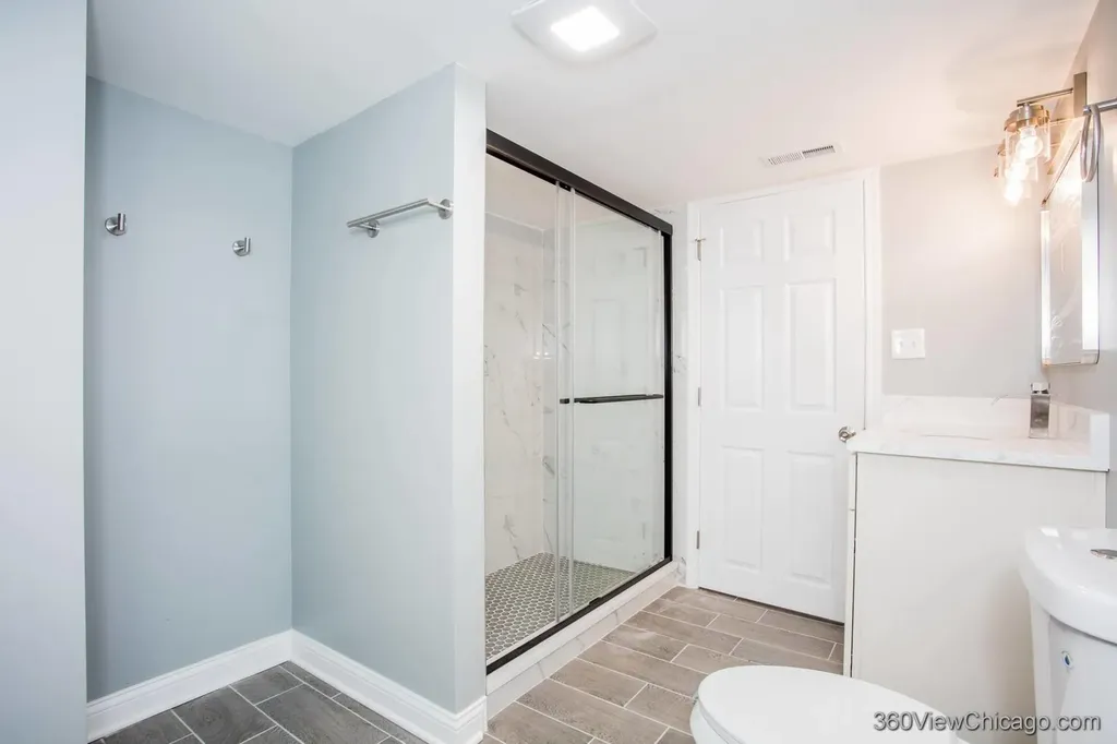 4540 North Menard Avenue Chicago IL 60630