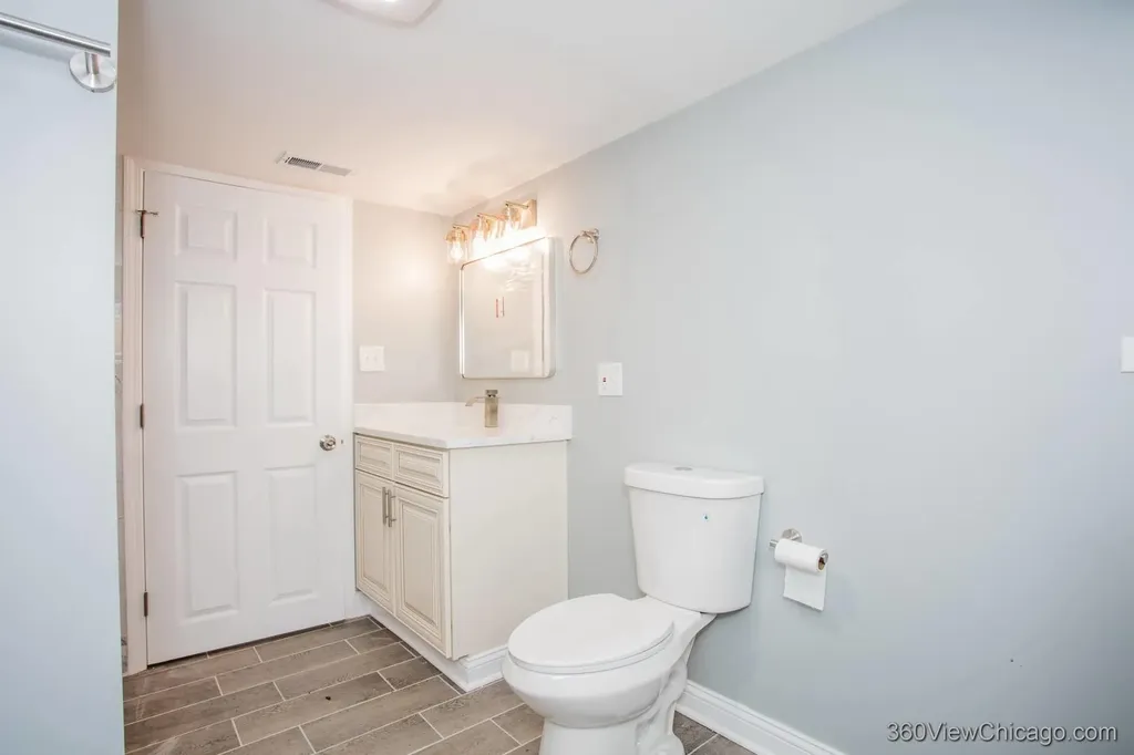 4540 North Menard Avenue Chicago IL 60630