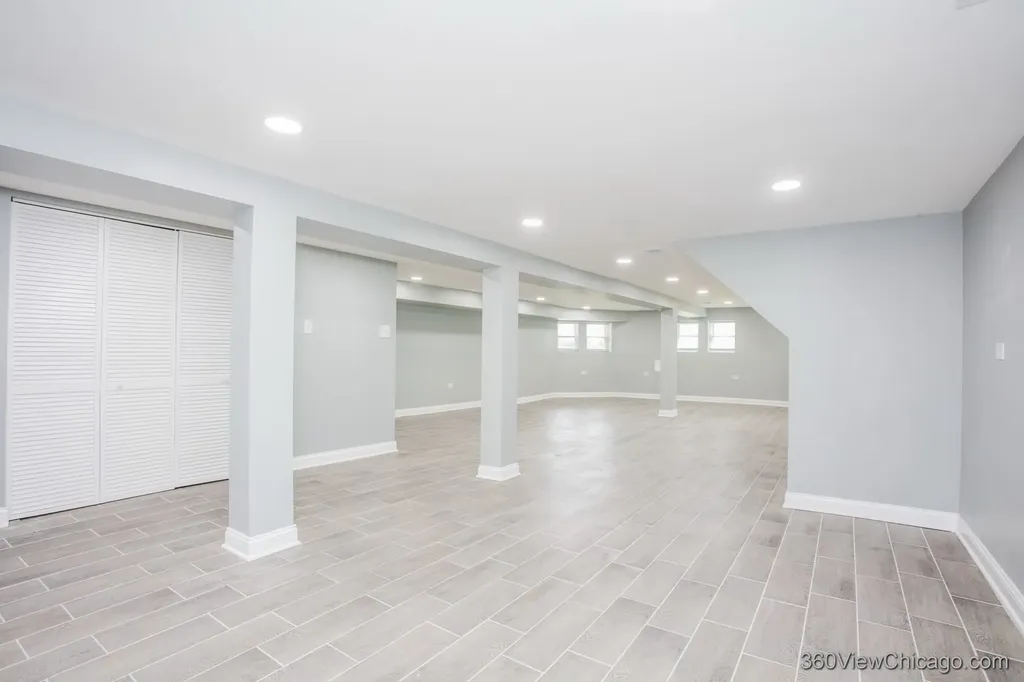 4540 North Menard Avenue Chicago IL 60630