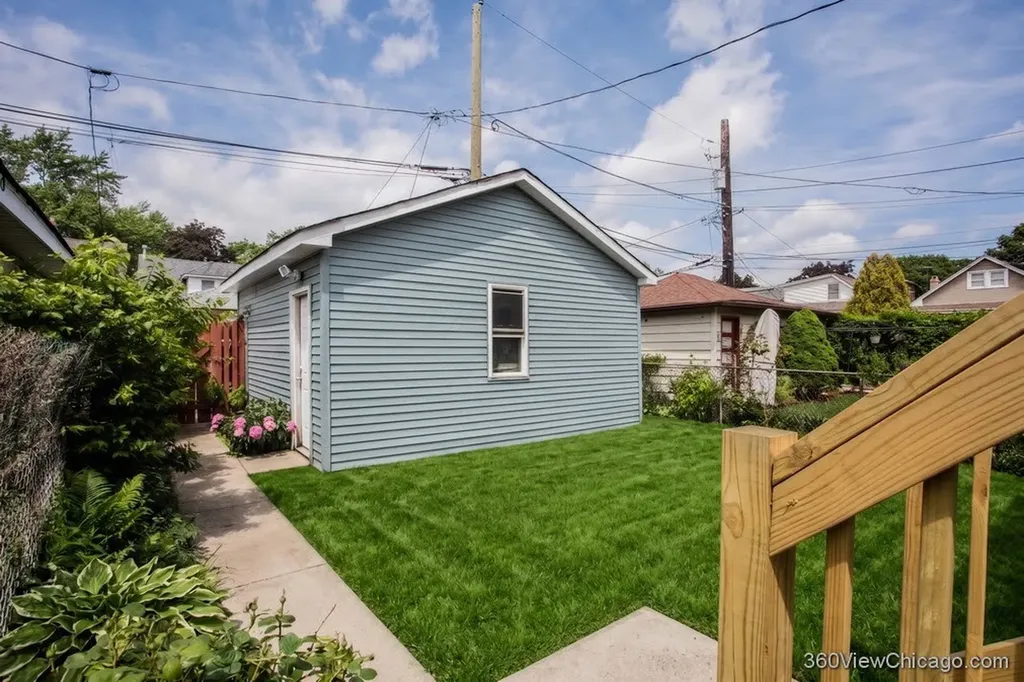 4540 North Menard Avenue Chicago IL 60630