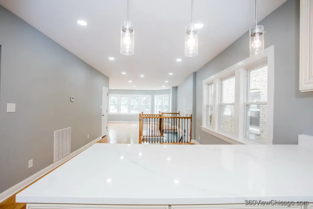 4540 North Menard Avenue Chicago IL 60630