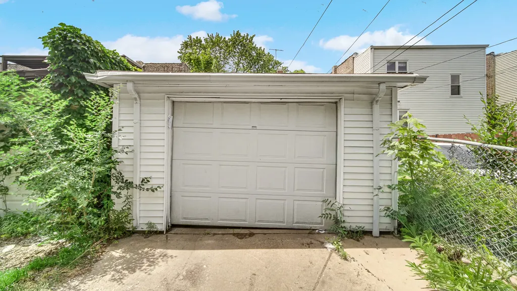 11243 South Vernon Avenue Chicago IL 60628