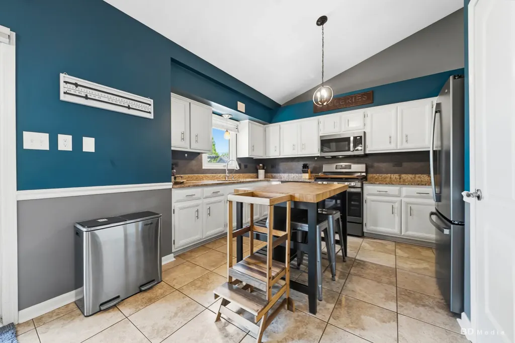 1915 Winger Drive Plainfield IL 60586