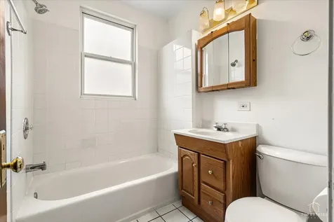 655 West 43rd Place Chicago IL 60609