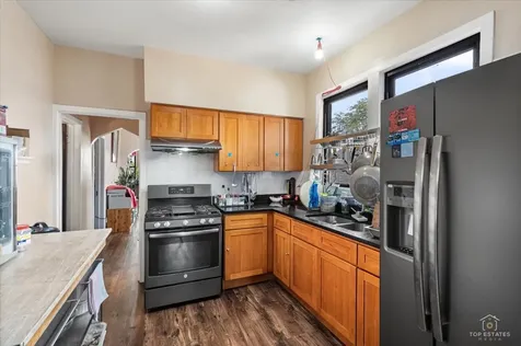655 West 43rd Place Chicago IL 60609