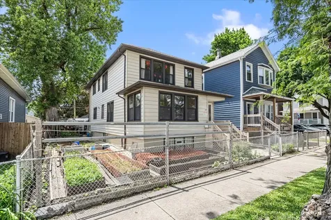 655 West 43rd Place Chicago IL 60609