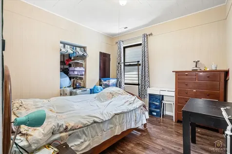 655 West 43rd Place Chicago IL 60609